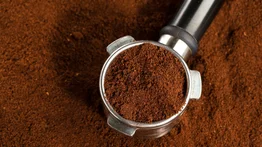 No solo como abono: descubre lo útil de la borra del café como exfoliante natural