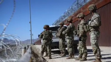 Crean nueva zona militar para detener inmigrantes en El Paso: envían miles de soldados Crean nueva zona militar para detener inmigrantes en El Paso: envían miles de soldados