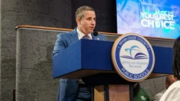 La reventa de citas para licencias en Florida ahora es un delito que se paga con cárcel: también acarrea multa 