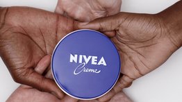 Expertos estudian la emblemática crema Nivea de lata azul: ¿Es tan buena como dicen?