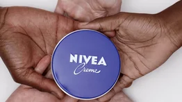 Expertos estudian la emblemática crema Nivea de lata azul: ¿Es tan buena como dicen?