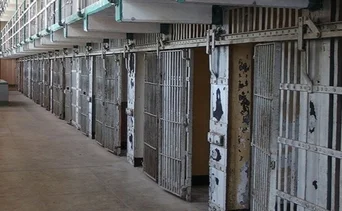 Prisión preventiva para venezolanos que extorsionaban a dueños de una pollería: enviaban amenazas de muerte 