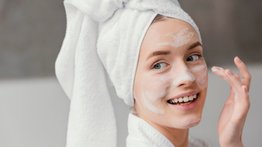 Piel: aprende a preparar un exfoliante de manzana para remover las células muertas