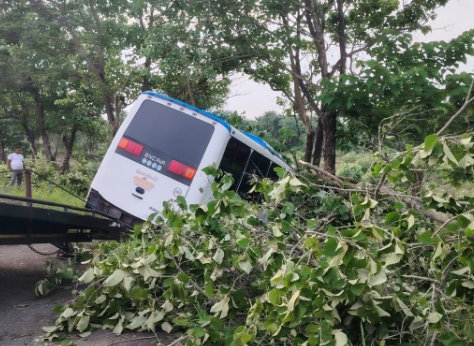Trágico vuelco de autobús en Barinas deja tres muertos y 15 heridos