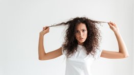 Mantén el frizz bajo control con esta maravillosa fórmula natural