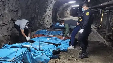 Hallan a 13 trabajadores muertos dentro de una mina en Perú: tenían disparos en la cabeza y cuello Hallan a 13 trabajadores muertos dentro de una mina en Perú: tenían disparos en la cabeza y cuello