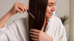 Tratamiento natural para hidratar y alisar el cabello: así debes aplicarlo