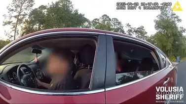 Agentes de Florida detienen a un niño que participaba en una carrera ilegal de autos: llevaba otros dos menores Agentes de Florida detienen a un niño que participaba en una carrera ilegal de autos: llevaba otros dos menores