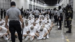 Directora de HWR advierte que deportaciones a El Salvador son una desaparición forzosa 