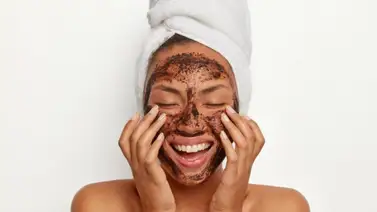 Elimina las células muertas con este maravilloso exfoliante de chocolate y avena Elimina las células muertas con este maravilloso exfoliante de chocolate y avena