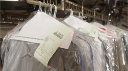 Tintorería en Nueva York fue clausurada y dejó a clientes sin sus prendas de vestir