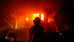 Pareja de ancianos ve morir a su hijo tras incendio de su vivienda