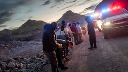 Inmigrantes cometen menos delitos que los estadounidenses: estudio 