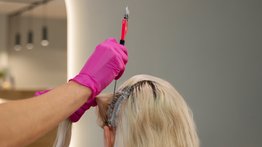 El tinte a base de ingredientes naturales para cubrir las canas sin maltratar el cabello 