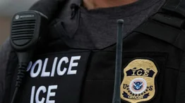 Inmigrante es detenido por agentes del ICE tras presuntamente hablar en español
