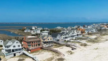 Habitantes de Long Island rechazan aumento "demencial" del impuesto a la propiedad: autoridades alegan que es necesario