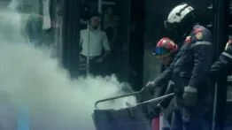 Reportan incendio de conexión eléctrica de alta tensión en Sabana Grande: bomberos controlan las llamas