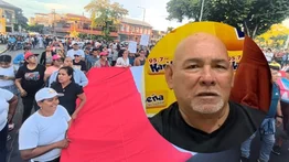 Asesinan a tiros al periodista peruano Raúl Celis López: crimen desata protestas masivas en Iquitos