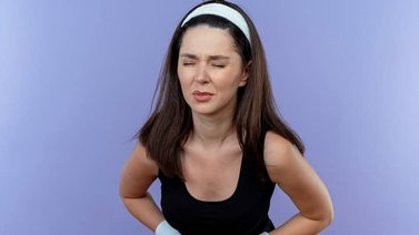 Dile adiós a la inflamación abdominal con este efectivo jugo de piña y menta