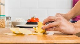 Tres cortes de papa que te harán quedar como toda una experta de la cocina 