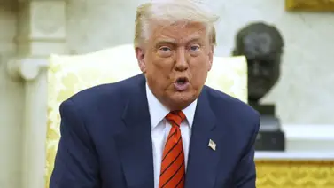 Trump firma orden que permite embargar salarios y confiscar bienes de inmigrantes que no se autodeporten Trump firma orden que permite embargar salarios y confiscar bienes de inmigrantes que no se autodeporten