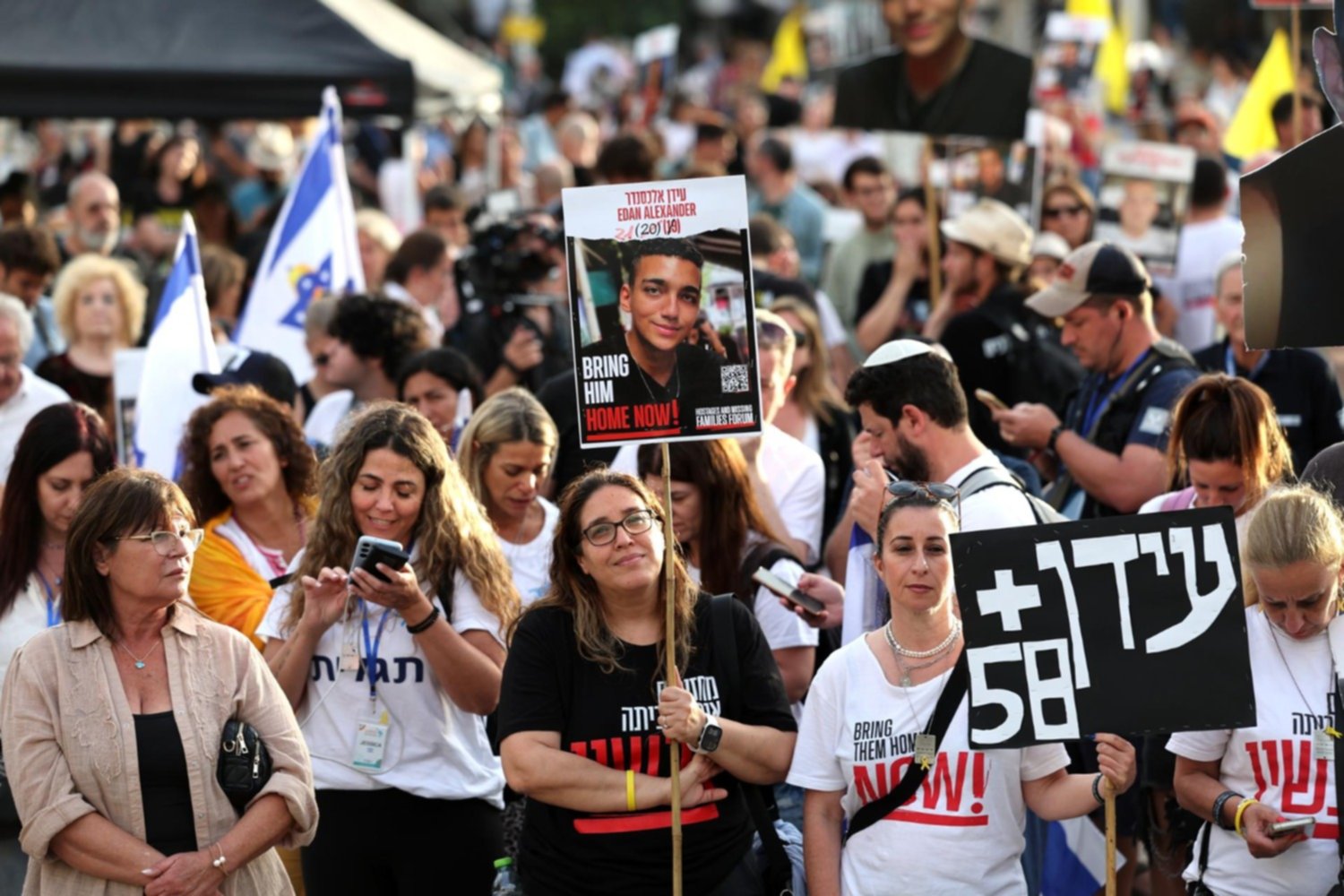 En imágenes: Hamás libera al rehén estadounidense-israelí Edan Alexander