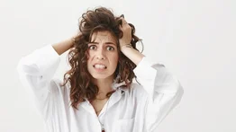 Así debes preparar la efectiva mascarilla de plátano y limón para combatir el frizz