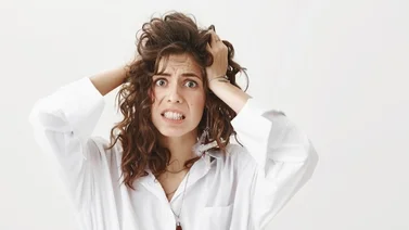 Así debes preparar la efectiva mascarilla de plátano y limón para combatir el frizz