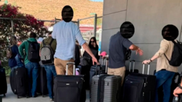 En video: 17 familiares del Chapo se entregan al FBI en Texas