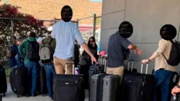 En video: 17 familiares del Chapo se entregan al FBI en Texas