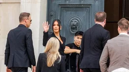 Kim Kardashian testifica contra los "Abuelos Ladrones" tras robo en París: "estaba segura de que iba a morir"