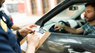 Multas de hasta 250 dólares a conductores en Virginia que cometan esta infracción 