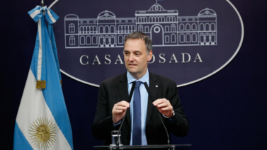 Argentina endurece normas para residencia y ciudadanía: tampoco permitirá la entrada a este tipo de inmigrantes