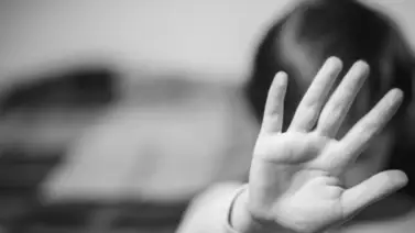 Joven en Nueva Jersey escapa tras años de torturas y abusos sexuales: vivía encerrada en una jaula para perros Joven en Nueva Jersey escapa tras años de torturas y abusos sexuales: vivía encerrada en una jaula para perros