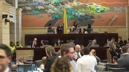 Difunden video de la pelea que provocó en el senado colombiano la consulta popular de Petro