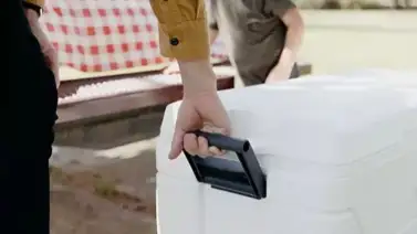 Retiran del mercado estas hieleras Igloo por asas defectuosas: van 20 casos de amputación en Estados Unidos Retiran del mercado estas hieleras Igloo por asas defectuosas: van 20 casos de amputación en Estados Unidos