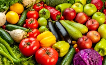 Evita la descalcificación de los dientes con esta económica hortaliza: así debes consumir el jugo