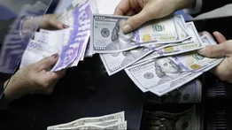 Estados Unidos evalúa un impuesto a las remesas para México: así sería el impacto 