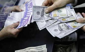 Estados Unidos evalúa un impuesto a las remesas para México: así sería el impacto 