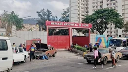2001ONLINE - VENEZUELA - MERCADO DE COCHE