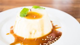Aprende a preparar este postre de coco sin azúcar y menos de seis ingredientes