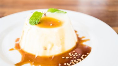 Aprende a preparar este postre de coco sin azúcar y menos de seis ingredientes