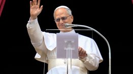 El Papa León XIV muestra su lado futbolístico: escoge al mejor entre Messi y Cristiano Ronaldo