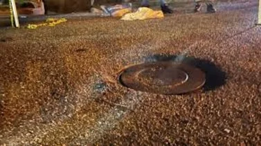 Niña atrapada en una alcantarilla es rescatada por dos jóvenes: las autoridades habían suspendido la búsqueda