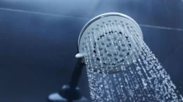 Esta es la frecuencia ideal para darse una ducha: enfermera revela el hábito clave para evitar daños cutáneos
