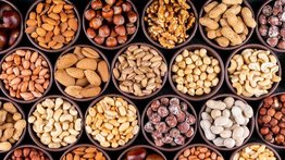 Conoce cuál es el económico fruto seco que retrasa la aparición de las canas