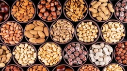 Conoce cuál es el económico fruto seco que retrasa la aparición de las canas