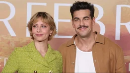 Mario Casas y Michelle Jenner se reúnen en El secreto del orfebre tras dos décadas de Los hombres de Paco