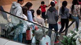 Siete jóvenes detenidos en New Jersey por provocar pelea masiva en un centro comercial: planearon todo por TikTok