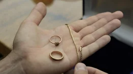 Aumento del oro en Estados Unidos incrementa la reventa de joyas: "En Los Ángeles es una locura"